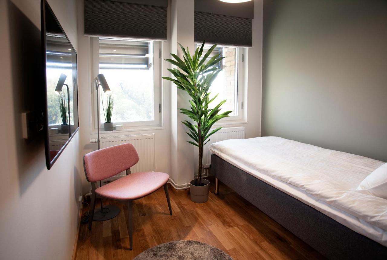Single Room,754248040:JPEG