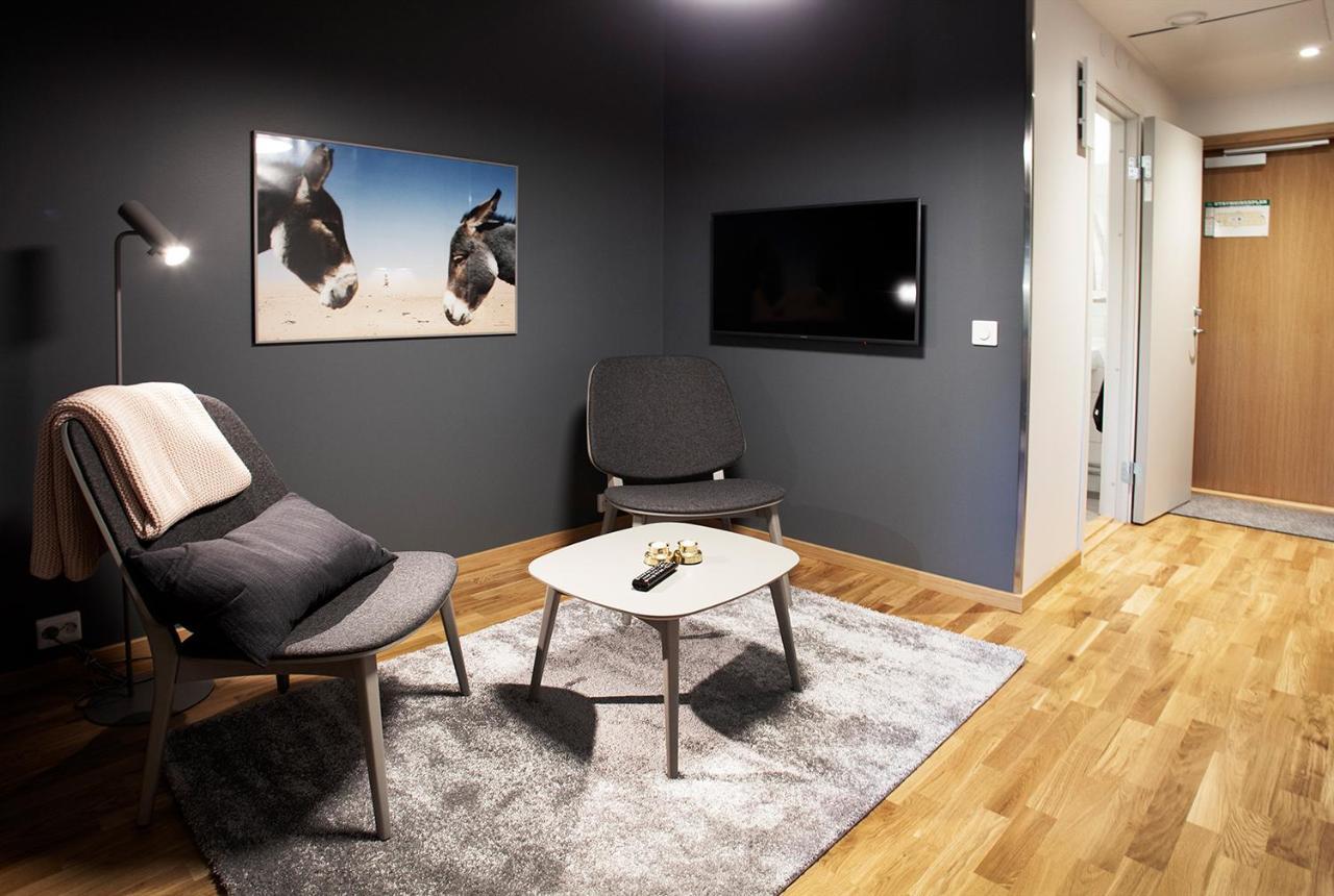 Studio Twin with Kitchenette,754248637:JPEG